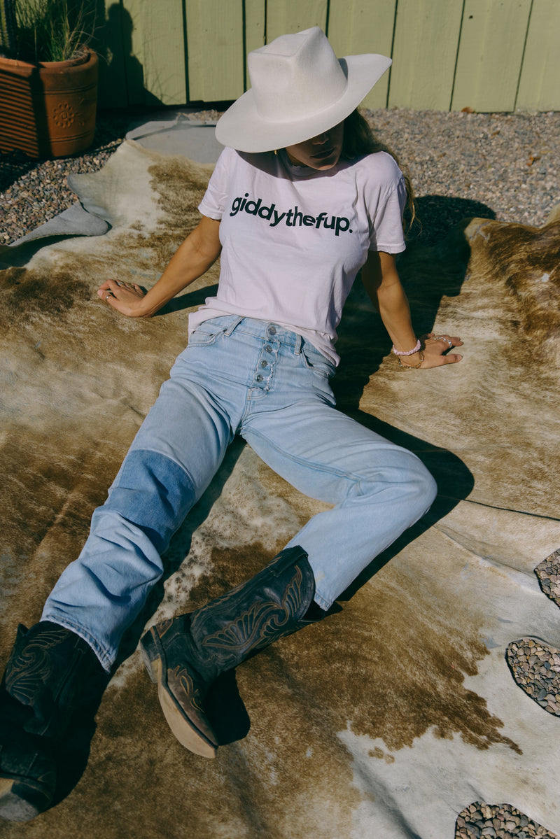 giddythefup. ~ Vintage Tee Tea/Black